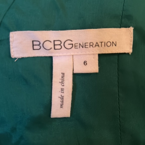 BCBG Emerald Green Halter Keyhole Neckline Sexy Jumpsuit - Picture 8 of 9